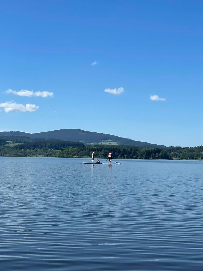 Hobiti Chatka Lipno แชร์นาฟ โปชูมาวี ภายนอก รูปภาพ